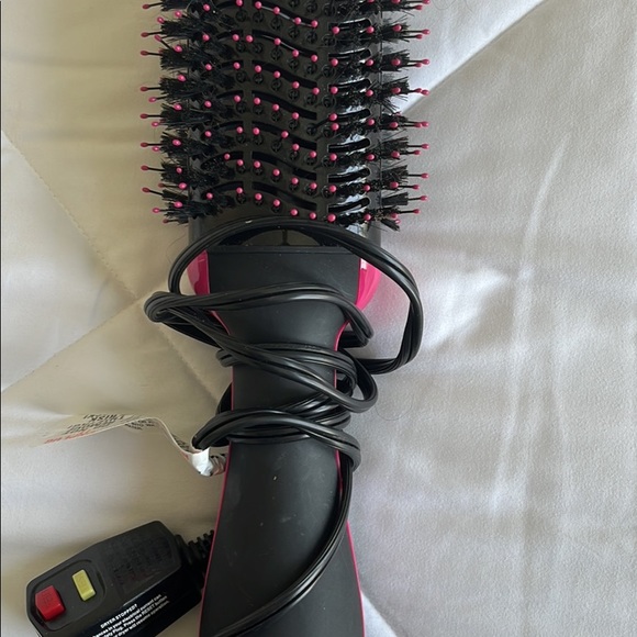 Revlon hair styling brush - Picture 1 of 3